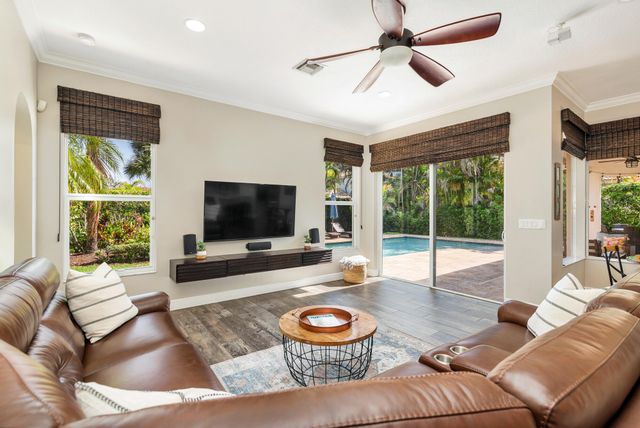133 Citadel Circle, Jupiter, FL 33458