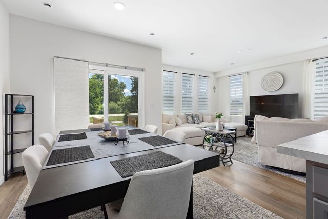 2265 Horseshoe Circle, Naperville, IL 60564