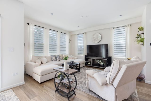 2265 Horseshoe Circle, Naperville, IL 60564