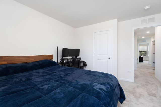 2265 Horseshoe Circle, Naperville, IL 60564