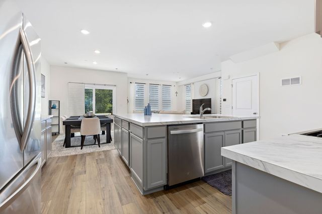 2265 Horseshoe Circle, Naperville, IL 60564