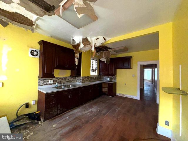 3235 SHANNON DR, Baltimore, MD 21213