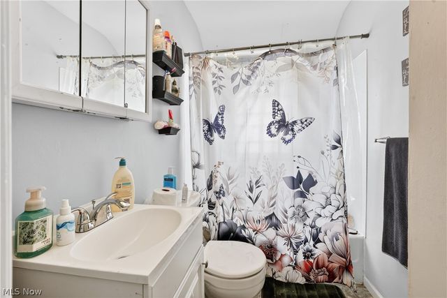 6115 Brownfield Drive, Parma, OH 44129