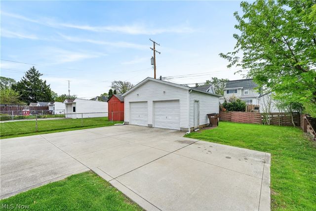 6115 Brownfield Drive, Parma, OH 44129