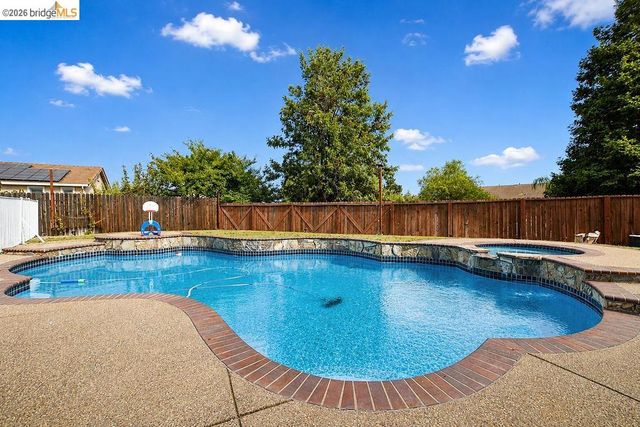 5421 E Creek Ct, Antioch, CA 94531