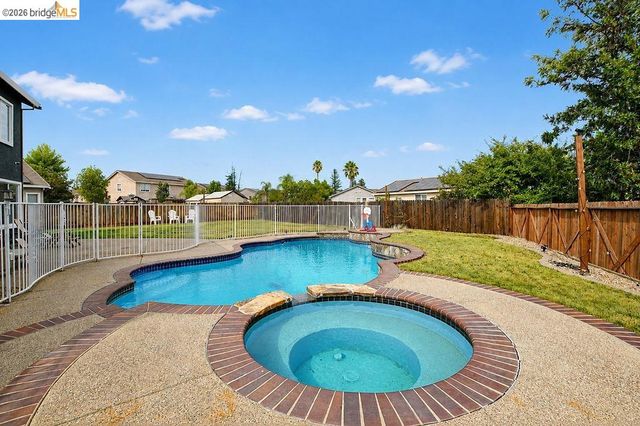 5421 E Creek Ct, Antioch, CA 94531