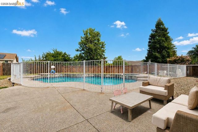 5421 E Creek Ct, Antioch, CA 94531