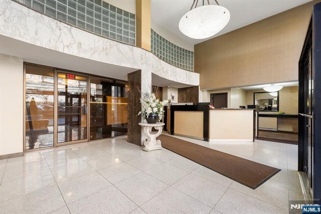 150 Overlook Avenue 14F, Hackensack, NJ 07601