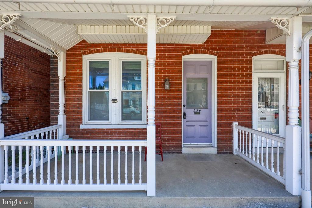 239 S 8TH ST, Columbia, PA 17512