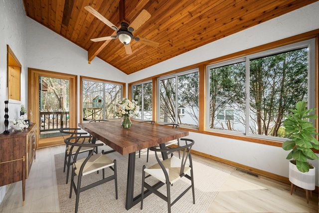 242 Waubun DRIVE, Fontana, WI 53125