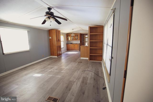 305 JETTY DR, Egg Harbor Township, NJ 08234