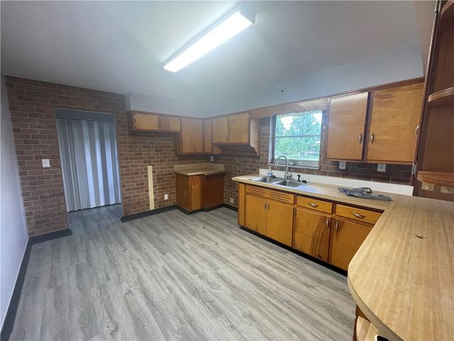4052 Old Troy Pike, Riverside, OH 45404
