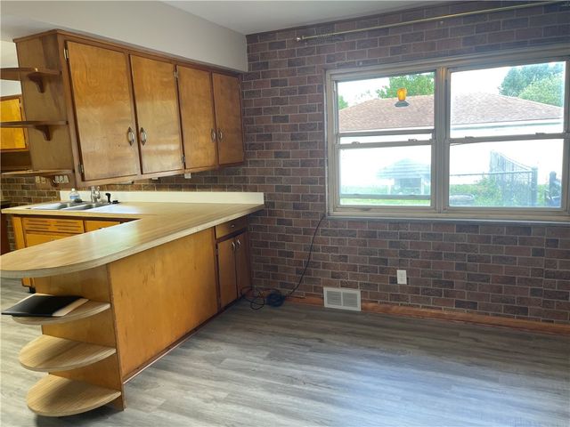 4052 Old Troy Pike, Riverside, OH 45404