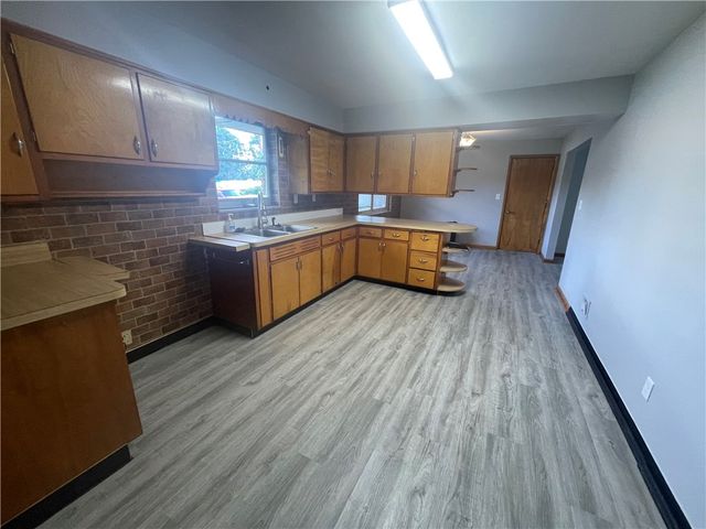 4052 Old Troy Pike, Riverside, OH 45404