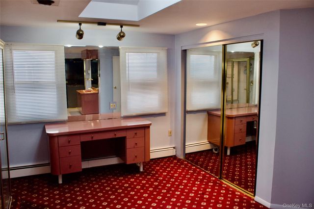 927 Jackson Avenue, Lindenhurst, NY 11757