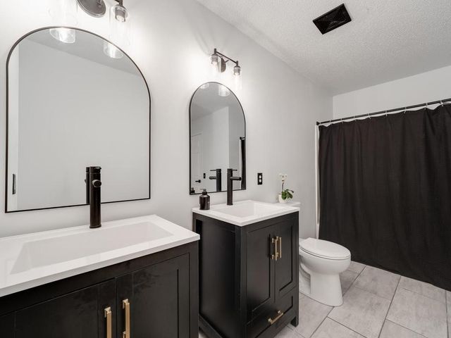 1705 Riverwood Drive 79, Burnsville, MN 55337
