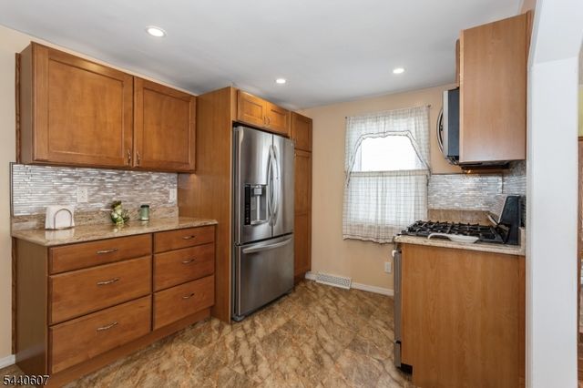 126 18Th Ave, Elmwood Park Boro, NJ 07407