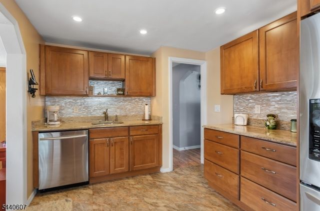 126 18Th Ave, Elmwood Park Boro, NJ 07407