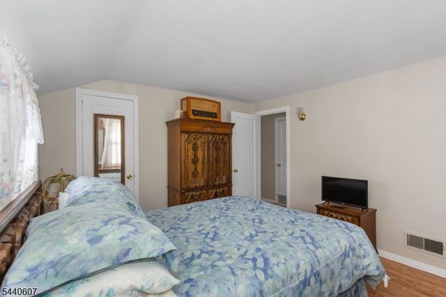 126 18Th Ave, Elmwood Park Boro, NJ 07407