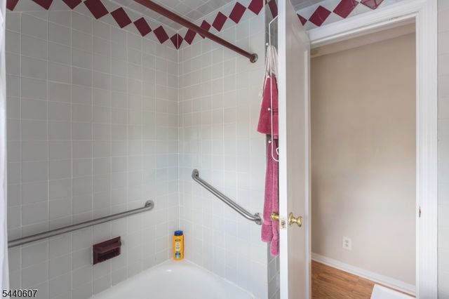 126 18Th Ave, Elmwood Park Boro, NJ 07407