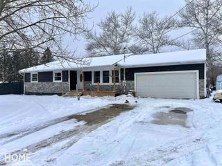 215 Stanley Dr Drive, Corunna, MI 48817