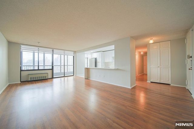 200 Winston Drive 217, Cliffside Park, NJ 07010