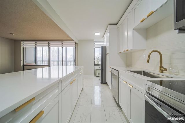 200 Winston Drive 217, Cliffside Park, NJ 07010