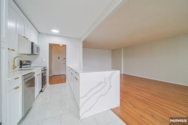 200 Winston Drive 217, Cliffside Park, NJ 07010