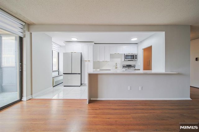 200 Winston Drive 217, Cliffside Park, NJ 07010