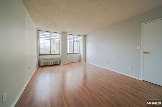 200 Winston Drive 217, Cliffside Park, NJ 07010