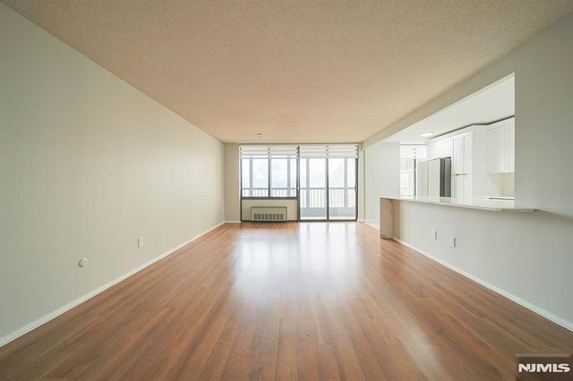 200 Winston Drive 217, Cliffside Park, NJ 07010