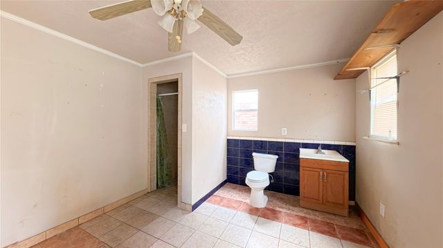 800 Rosewood Drive, Baytown, TX 77520