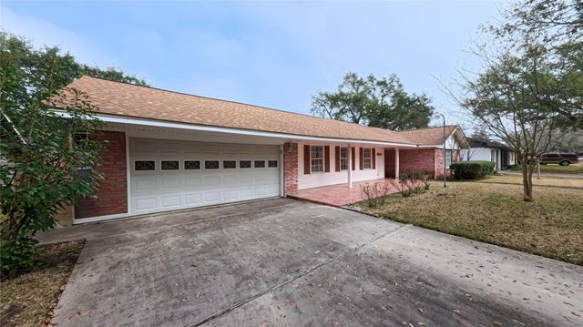 800 Rosewood Drive, Baytown, TX 77520