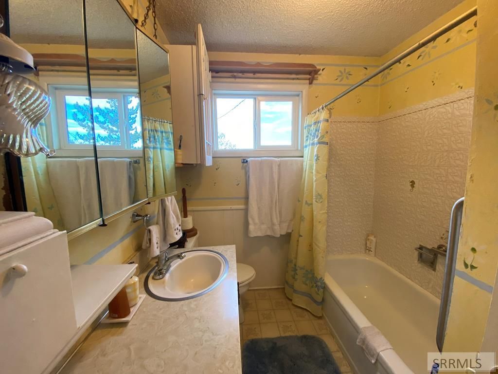 Image 37 of property listing at 24707 Hwy 93, Challis, ID 83226