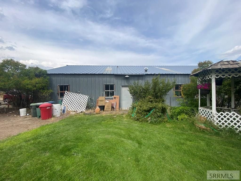 Image 4 of property listing at 24707 Hwy 93, Challis, ID 83226