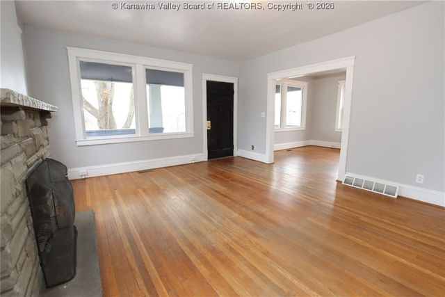 36 Sunset Drive, Charleston, WV 25301