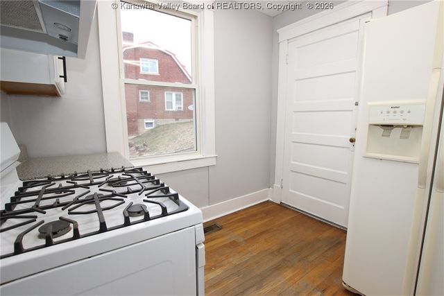 36 Sunset Drive, Charleston, WV 25301