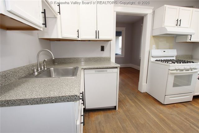 36 Sunset Drive, Charleston, WV 25301