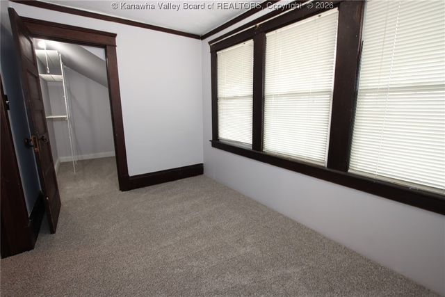 36 Sunset Drive, Charleston, WV 25301