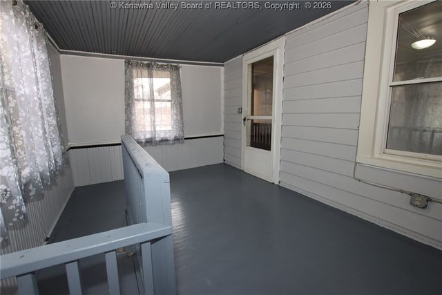 36 Sunset Drive, Charleston, WV 25301