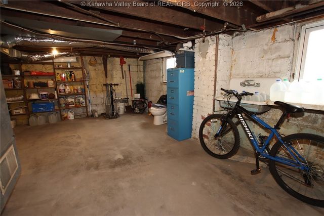 36 Sunset Drive, Charleston, WV 25301