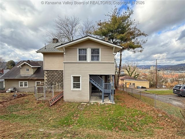 36 Sunset Drive, Charleston, WV 25301