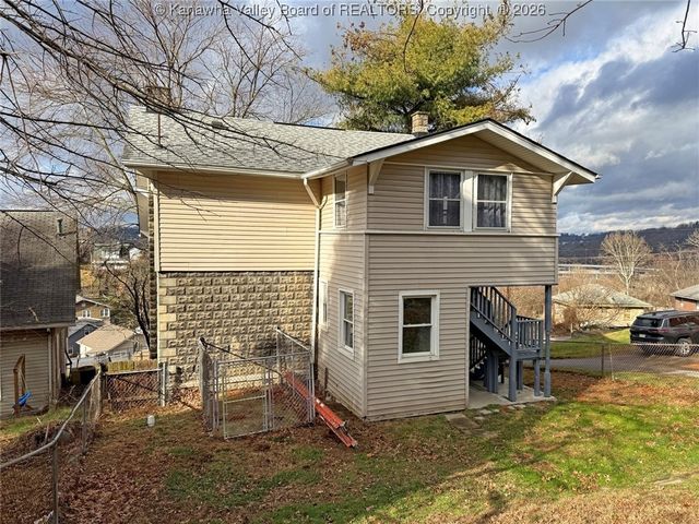 36 Sunset Drive, Charleston, WV 25301