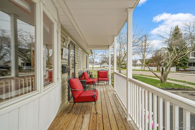 11 Nehring Avenue, Babylon, NY 11702