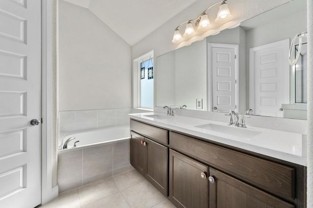 112 Bell Hill DR, Dripping Springs, TX 78620