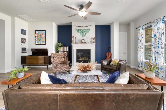 112 Bell Hill DR, Dripping Springs, TX 78620