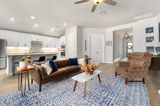 112 Bell Hill DR, Dripping Springs, TX 78620