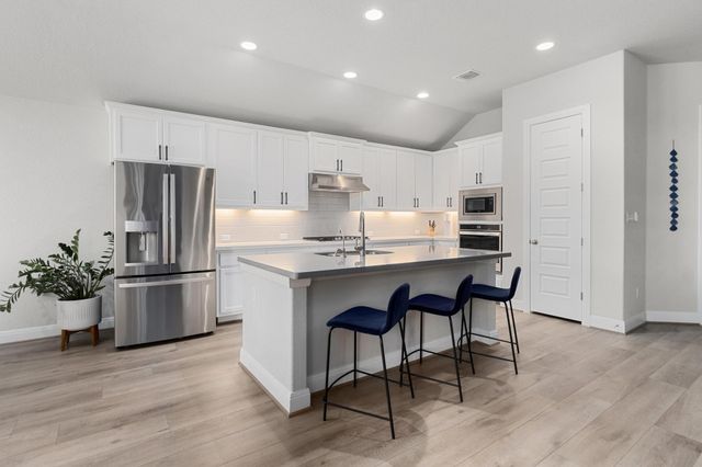 112 Bell Hill DR, Dripping Springs, TX 78620