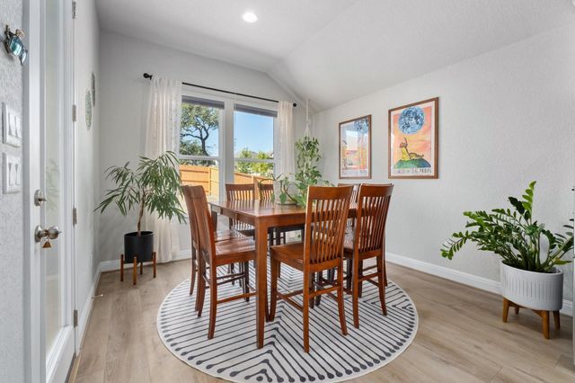 112 Bell Hill DR, Dripping Springs, TX 78620