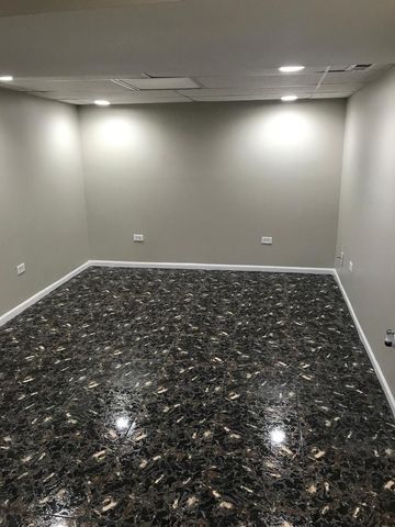 629 BREAKERS Point 0, Schaumburg, IL 60194